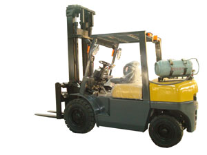 Chariot Elévateur à Essence FG45T